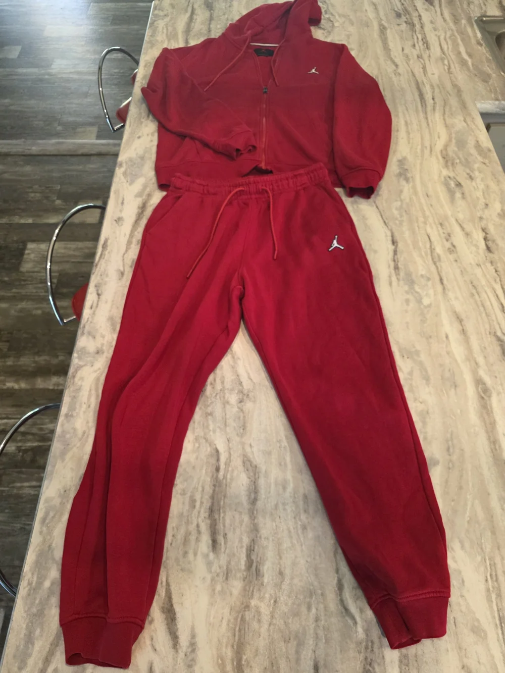 Air Jordan Jumpman Men’s Sweatsuit Size(LG)Red  Sweatshirt & Size (M)Sweatpants